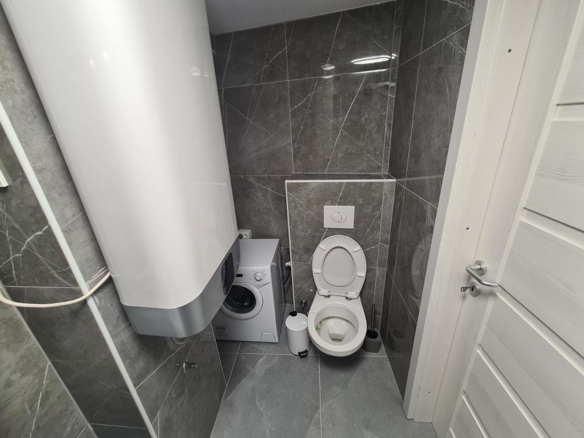 Apartma Sasko Lägenhet Izola Exteriör bild